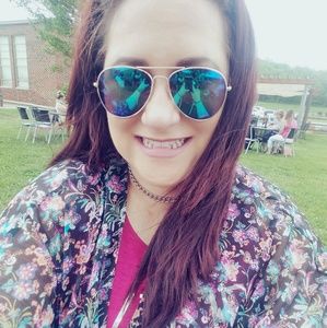 Meet your Posher, Ashlee